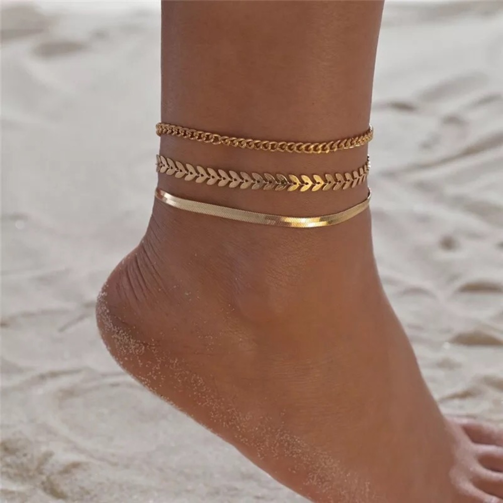 Beautiful Ladies Layered Chain Ankle Brace…